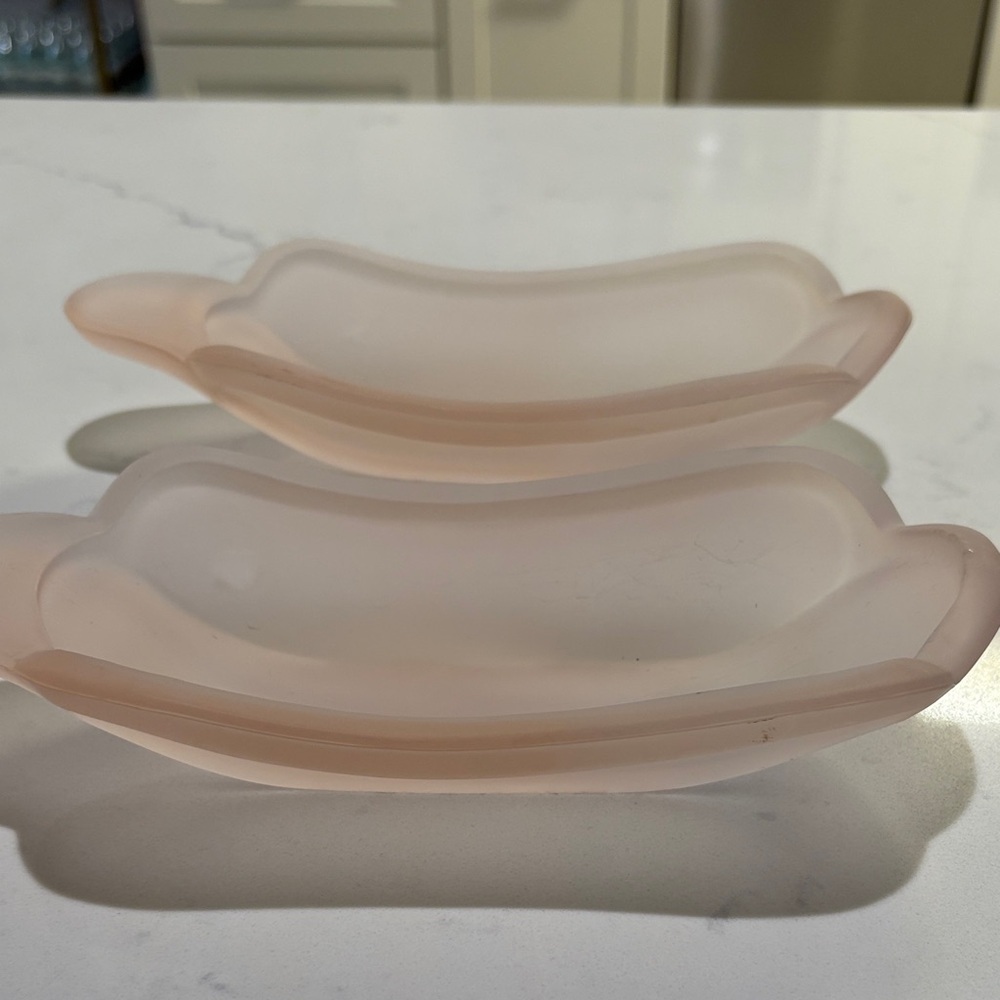 Elegant Pink Home Accent Trays - Picture 3 of 3